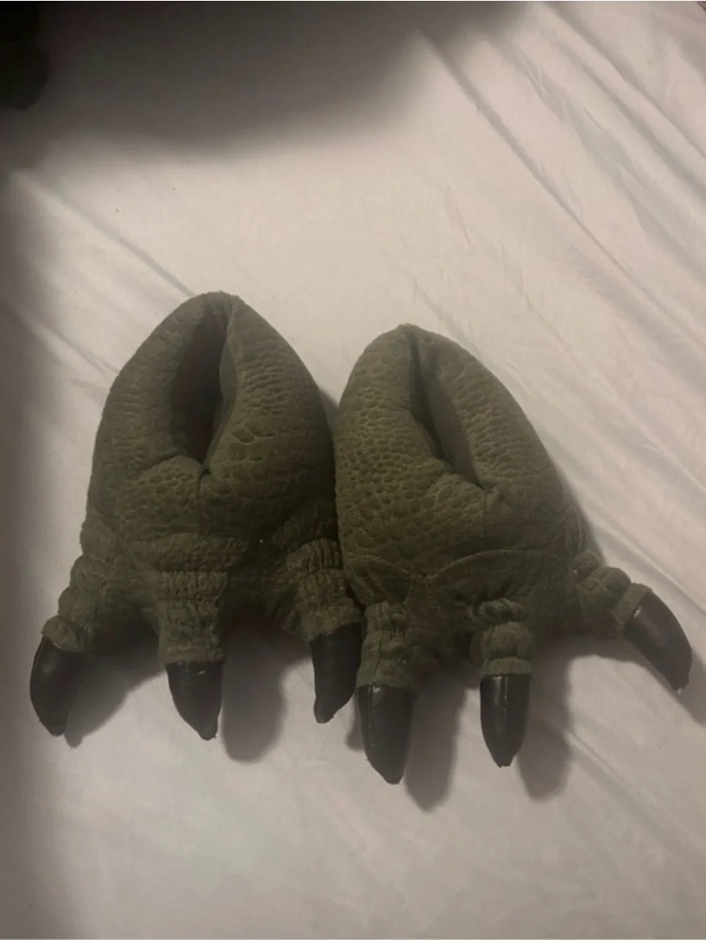 Kids claw Dino feet slippers 10/11